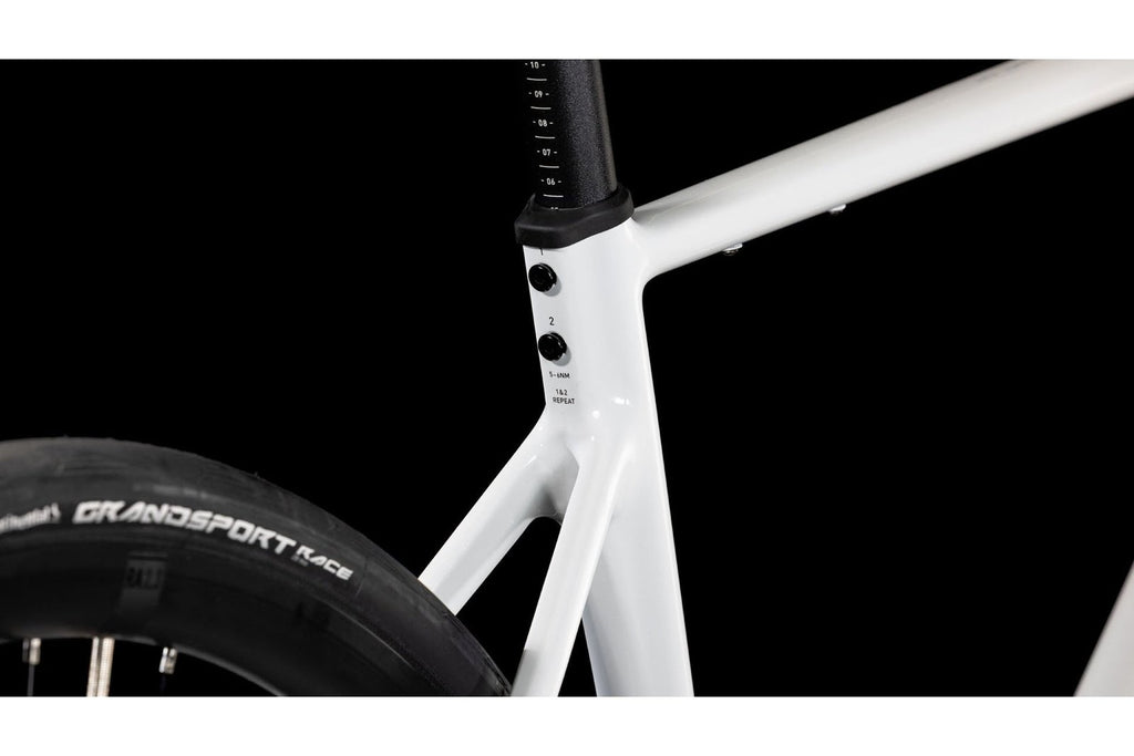 Cube Attain SLX – 28 Zoll – Diamant – 2025